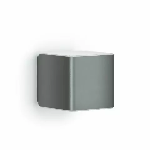 Die Steinel L 840 C ist eine moderne LED-Außenleuchte mit smarter Steuerung und einem minimalistischen, kubischen Design. Sie eignet sich ideal zur Beleuchtung von Hauseingängen, Terrassen und Fassaden und bietet dank energieeffizienter LED-Technologie ein