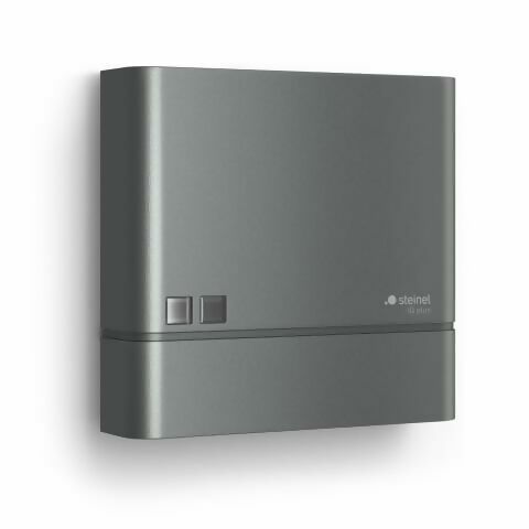 Die Steinel NightMatic ist ein Dämmerungsschalter, der automatisch die Außenbeleuchtung bei Einbruch der Dunkelheit einschaltet und bei Tagesanbruch wieder ausschaltet. Mit seinem modernen und unauffälligen Design fügt er sich harmonisch in jede Hausfassad