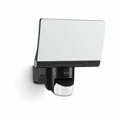 Die Steinel XLED Home 2 SC ist ein smarter LED-Strahler mit integriertem Bewegungsmelder, der sich ideal für die Außenbeleuchtung von Hauseingängen, Höfen und Gärten eignet. Der dreh- und schwenkbare LED-Panelkopf sorgt für eine großflächige und gezielte A